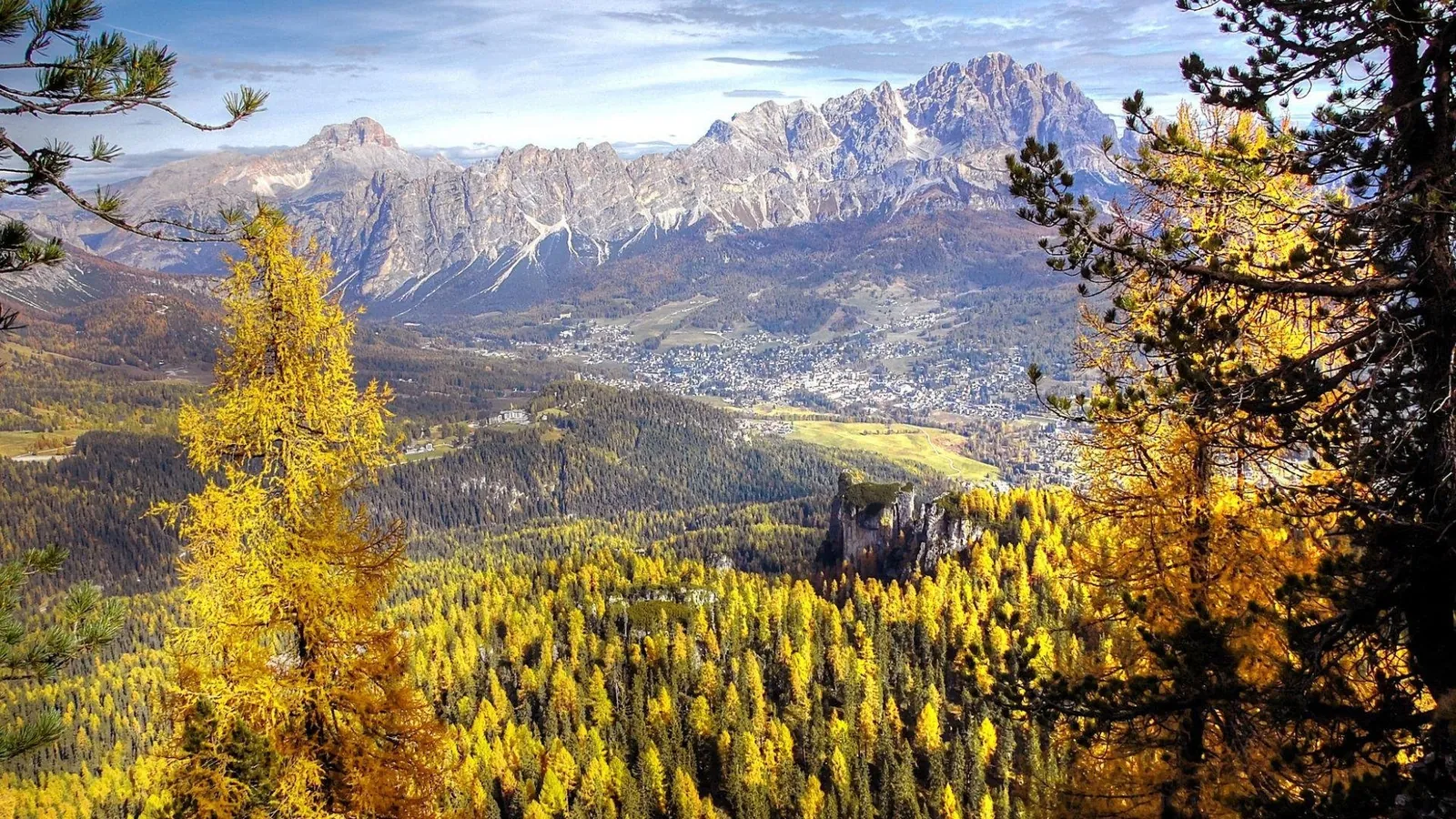 Yellow larches above the Cortina basin in autumn